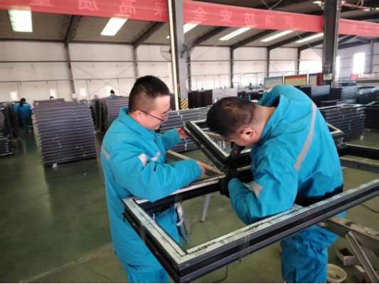 （定）2025.2.17未來有我，做新時(shí)代海螺先鋒 --記股份公司“先進(jìn)工作者”李偉779